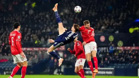 “揭秘：骑士队拒绝鹈鹕以英格拉姆交易艾伦的内幕详情”